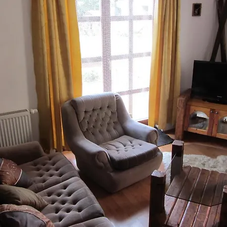 Chalupa Strba Nyaraló *